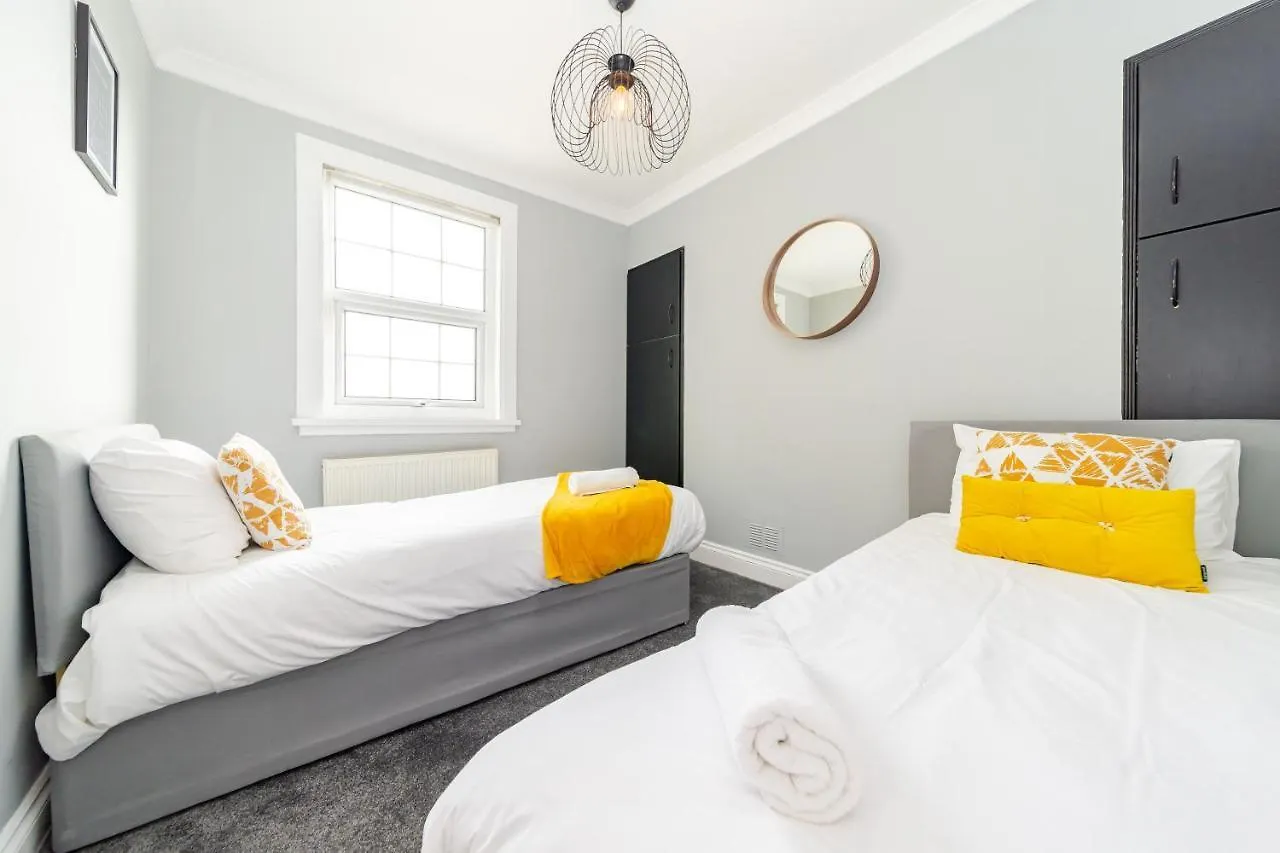 Apartment Flash Sale Central Hove 3 Bedroom Flat Bn338Awat