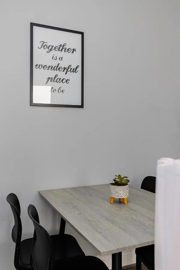 Flash Sale Central Hove 3 Bedroom Flat Bn338Awat 0*, Brighton United Kingdom