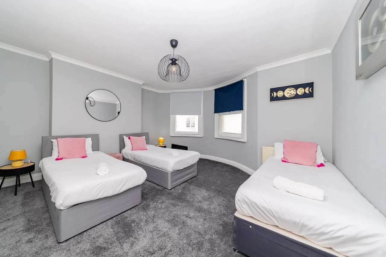 Apartment Flash Sale Central Hove 3 Bedroom Flat Bn338Awat United Kingdom
