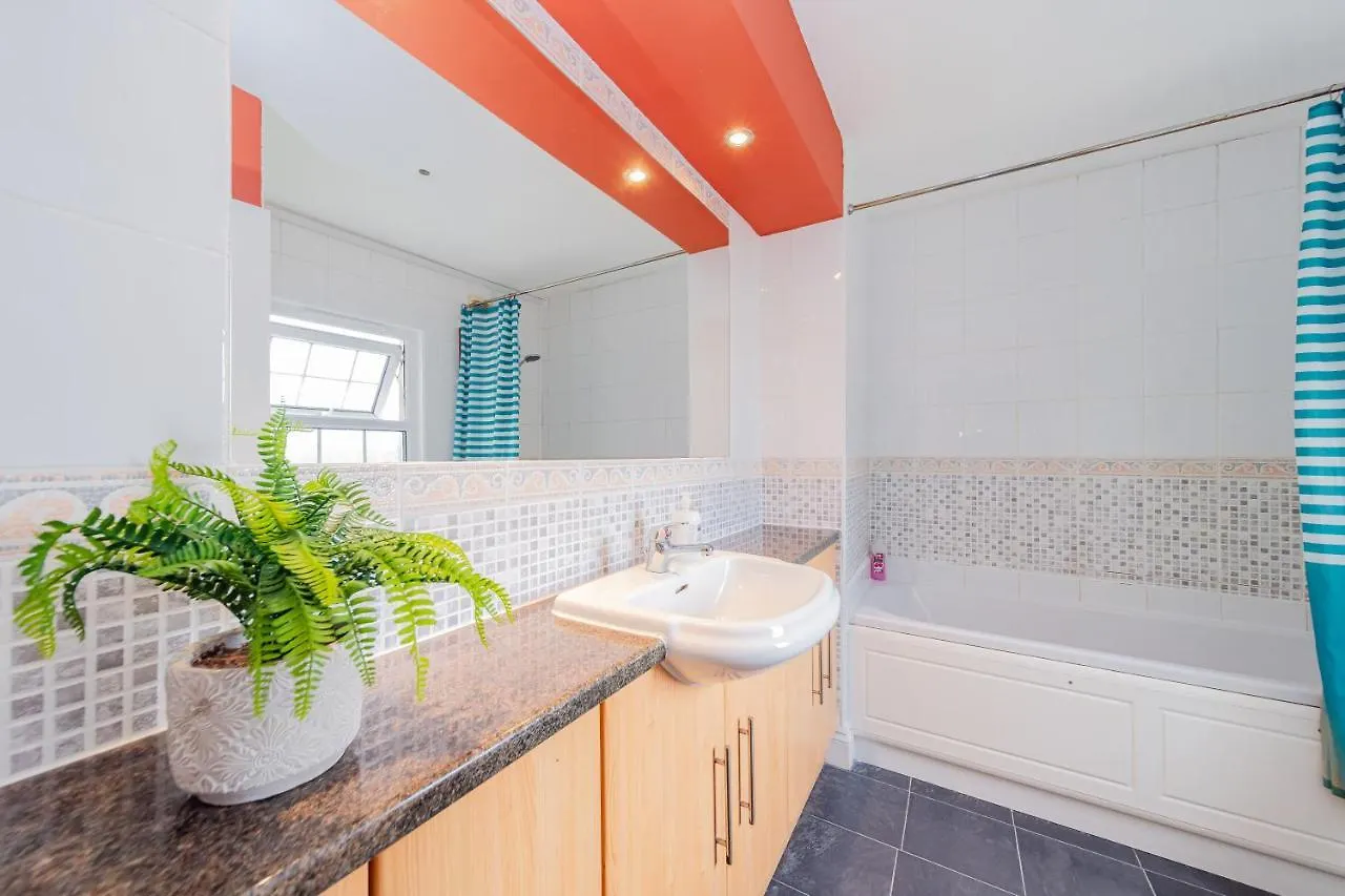 Flash Sale Central Hove 3 Bedroom Flat Bn338Awat 0*, Brighton