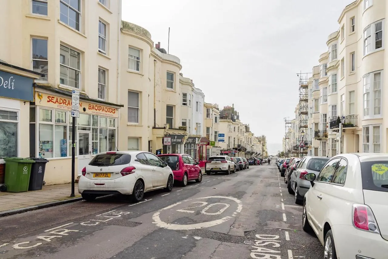 Apartment Flash Sale Central Hove 3 Bedroom Flat Bn338Awat
